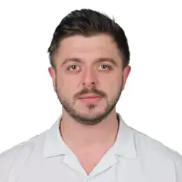 Oğuzhan Acar'ın portresi